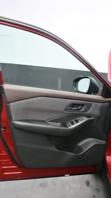 Used 2023 Nissan Rogue S FWD image 15