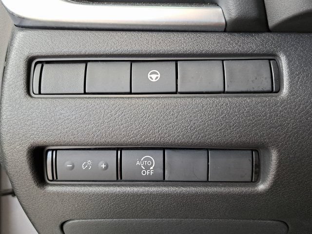 Used 2023 Nissan Rogue SV FWD image 13