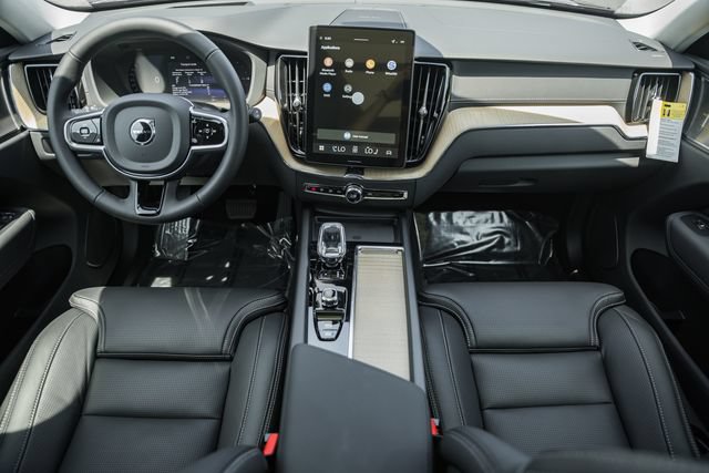 New 2026 Volvo XC60 T8 Ultra w/ Protection Package Premier AWD/4WD image 20