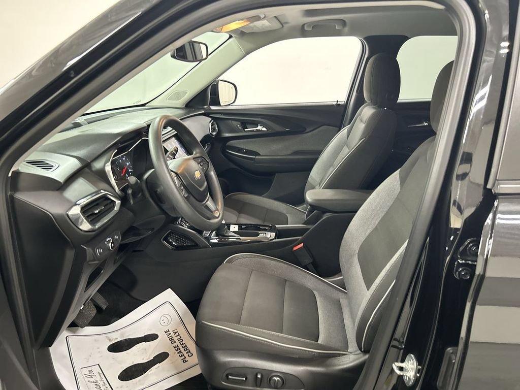 Used 2021 Chevrolet TrailBlazer LT w/ Sun and Liftgate Package AWD/4WD image 9