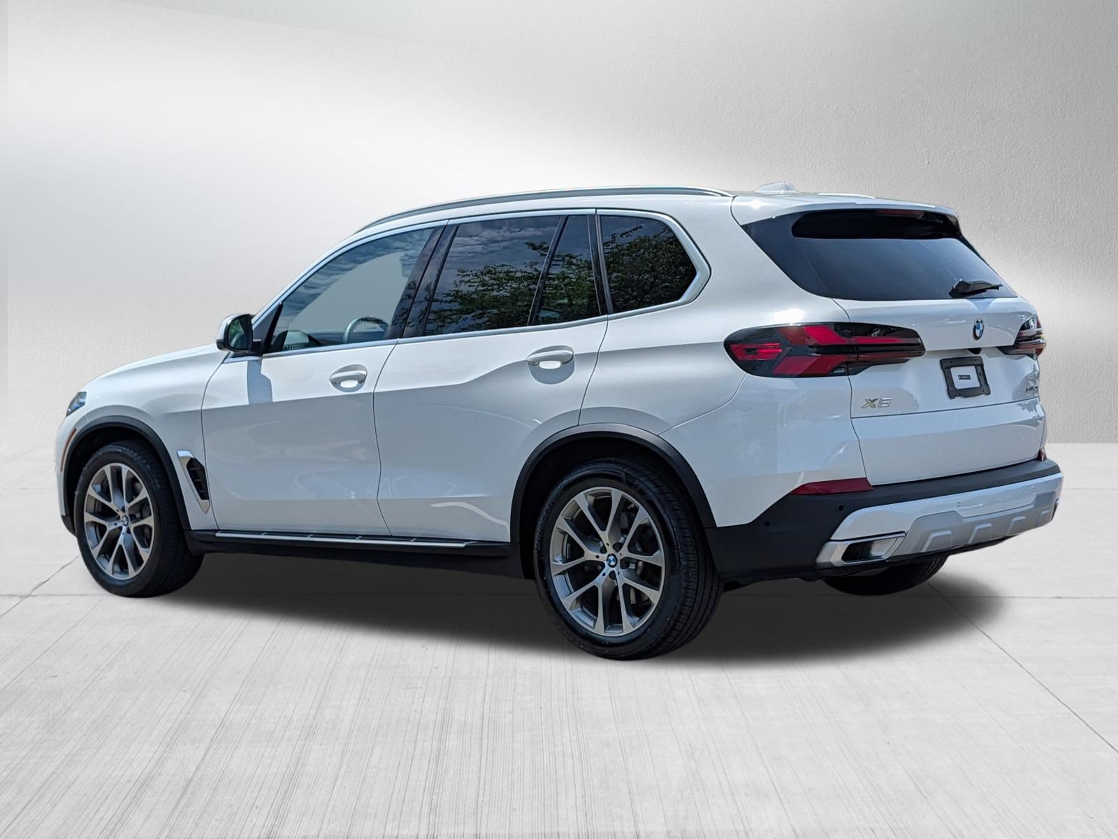 Used 2026 BMW X5 xDrive40i AWD/4WD image 5
