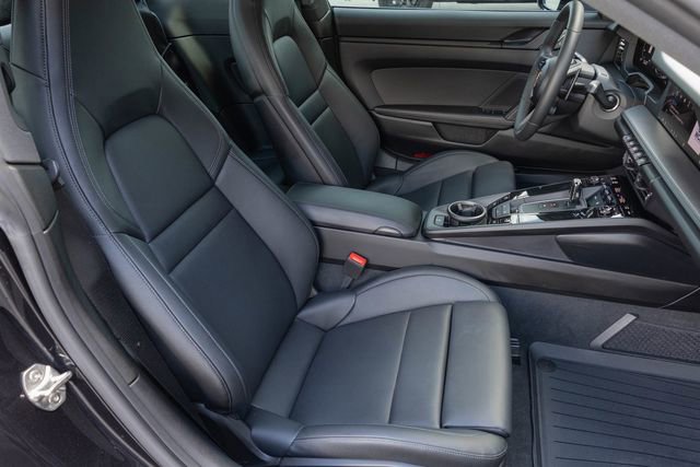 Used 2025 Porsche 911 Carrera image 18