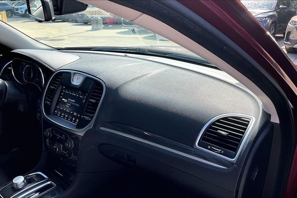 Used 2019 Chrysler 300 Touring w/ Sport Appearance Package RWD image 15