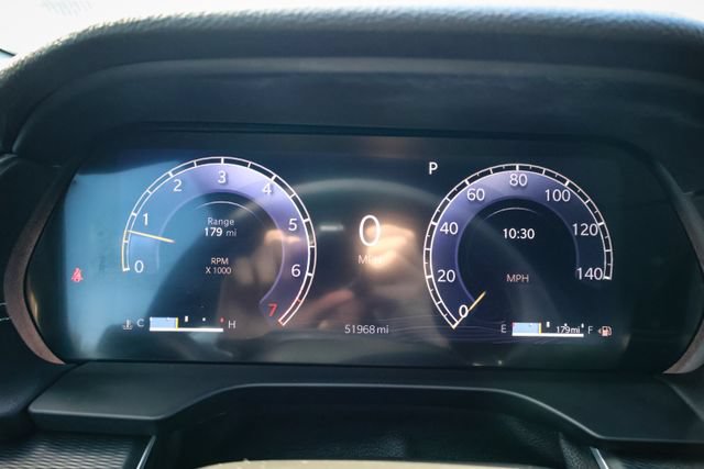Used 2024 Jeep Grand Cherokee L Altitude AWD/4WD image 15