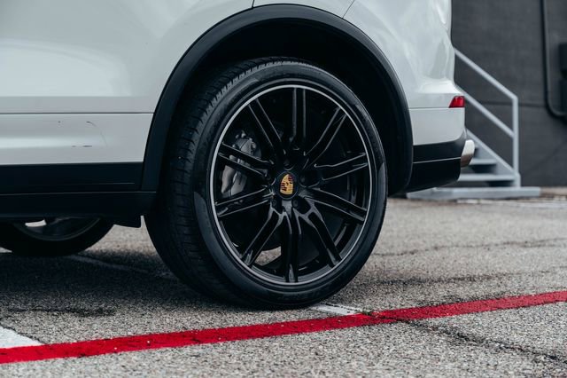 Used 2016 Porsche Cayenne S AWD/4WD image 26