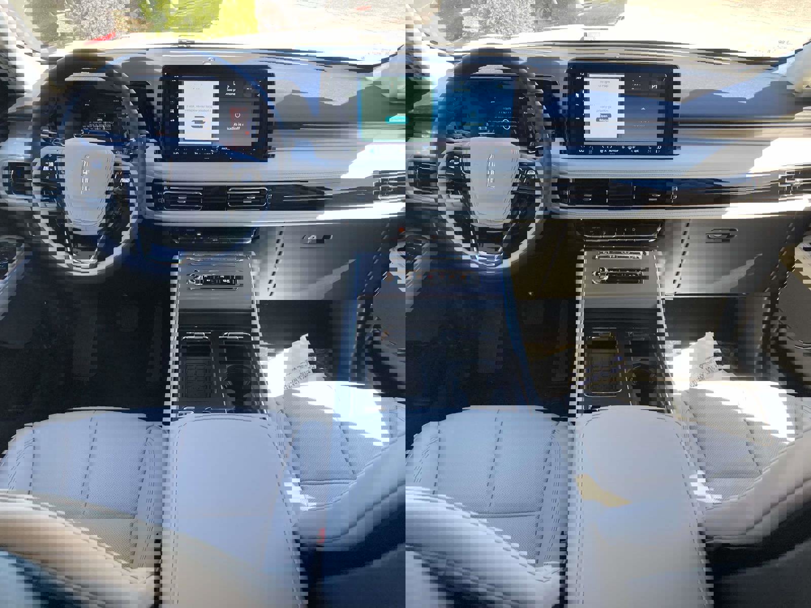 New 2026 Lincoln Aviator 2WD w/ Jet Appearance Package image 19