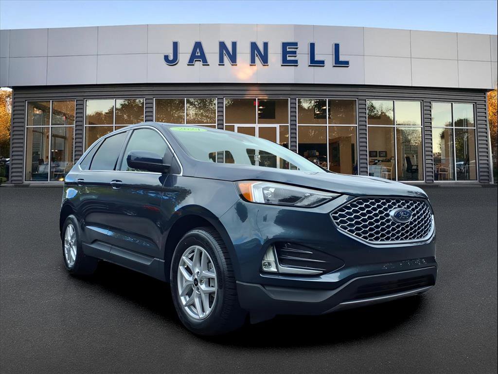 Used 2024 Ford Edge SEL w/ Convenience Package image 3