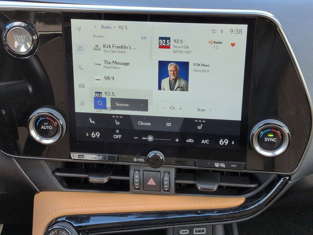 Used 2022 Lexus NX 250 FWD w/ Towing Package (2000 Lbs) image 19