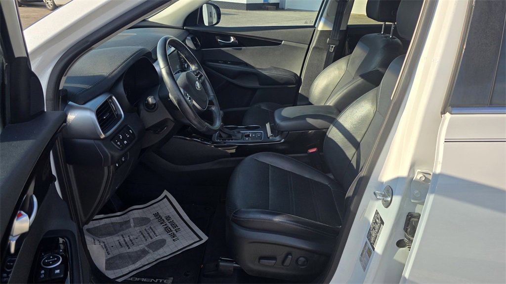 Used 2019 Kia Sorento EX w/ EX Touring Package image 16