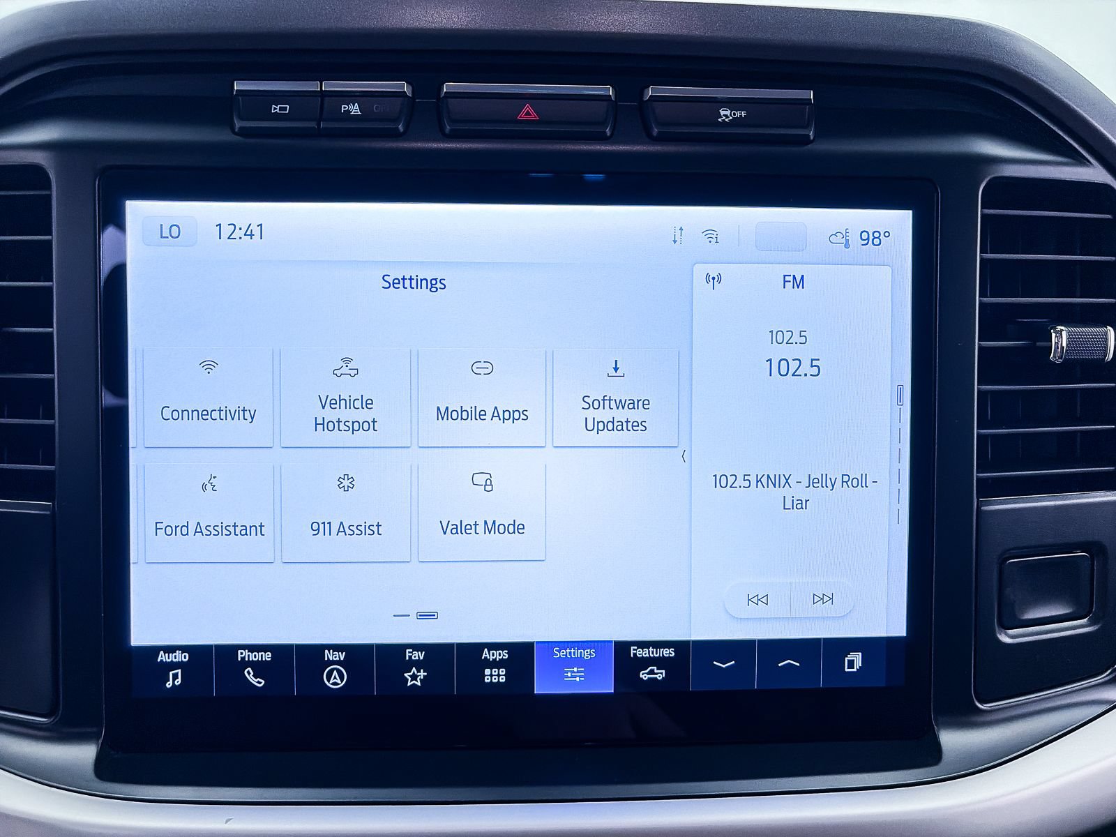 Used 2022 Ford F150 Lightning XLT AWD/4WD image 24