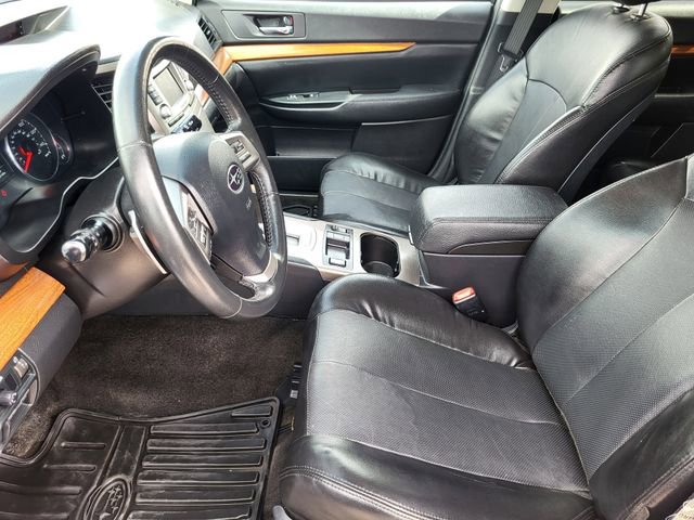 Used 2013 Subaru Outback 2.5i Limited w/ Moonroof Pkg AWD/4WD image 12