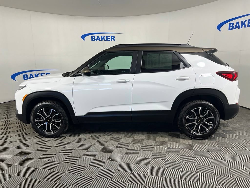 Used 2021 Chevrolet TrailBlazer ACTIV w/ Technology Package AWD/4WD image 2