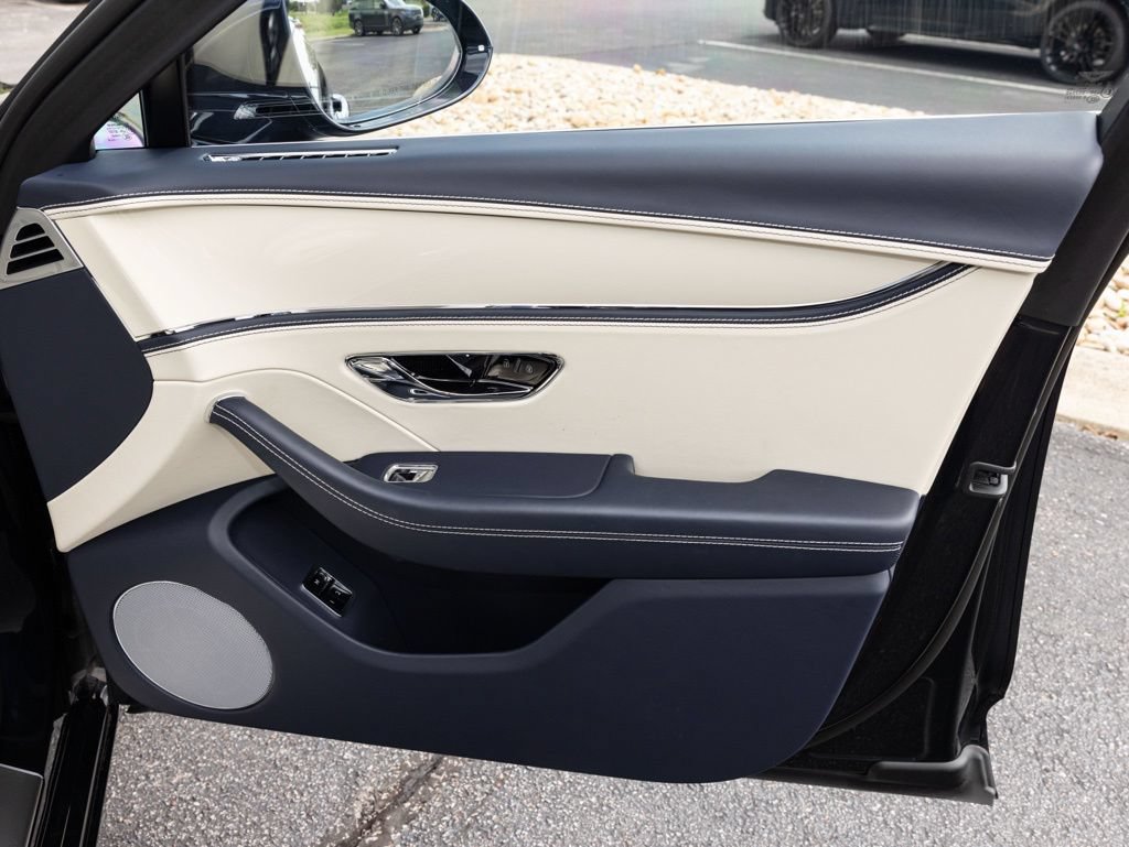 Used 2024 Bentley Flying Spur V8 AWD/4WD image 73