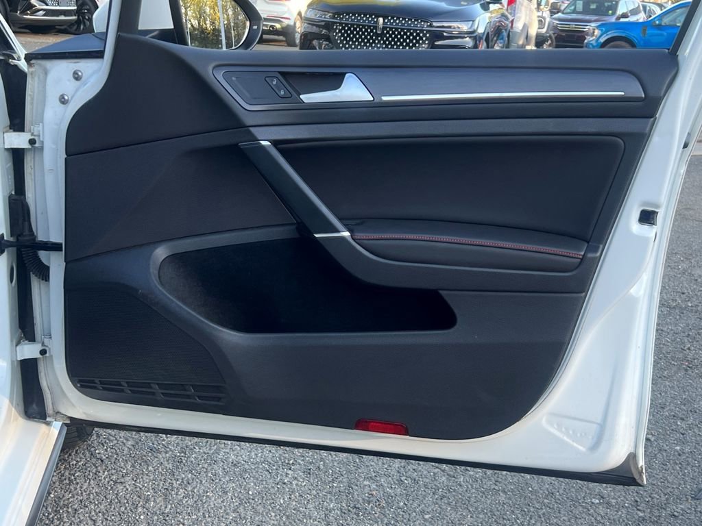 Used 2020 Volkswagen GTI SE image 12