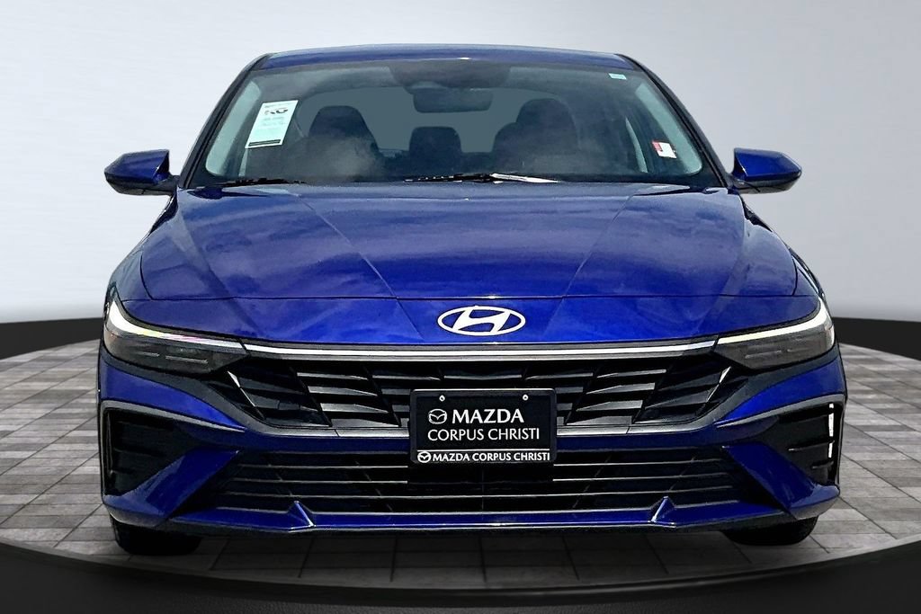 Used 2024 Hyundai Elantra SEL FWD image 3