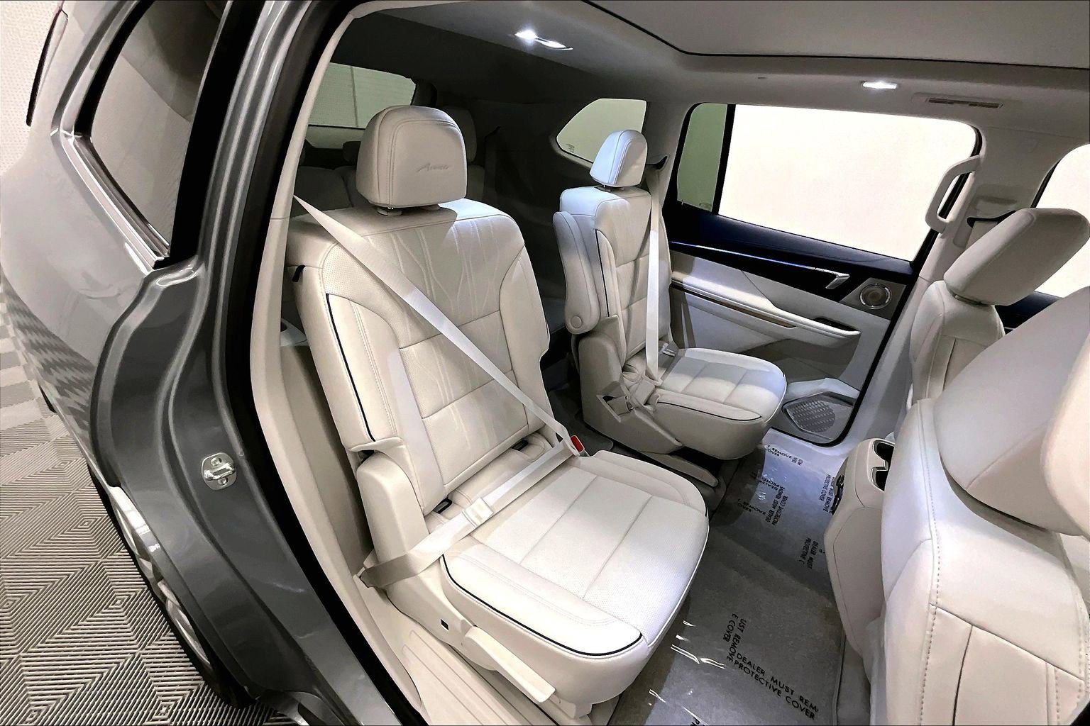 Used 2025 Buick Enclave Avenir w/ Super Cruise Package AWD/4WD image 26