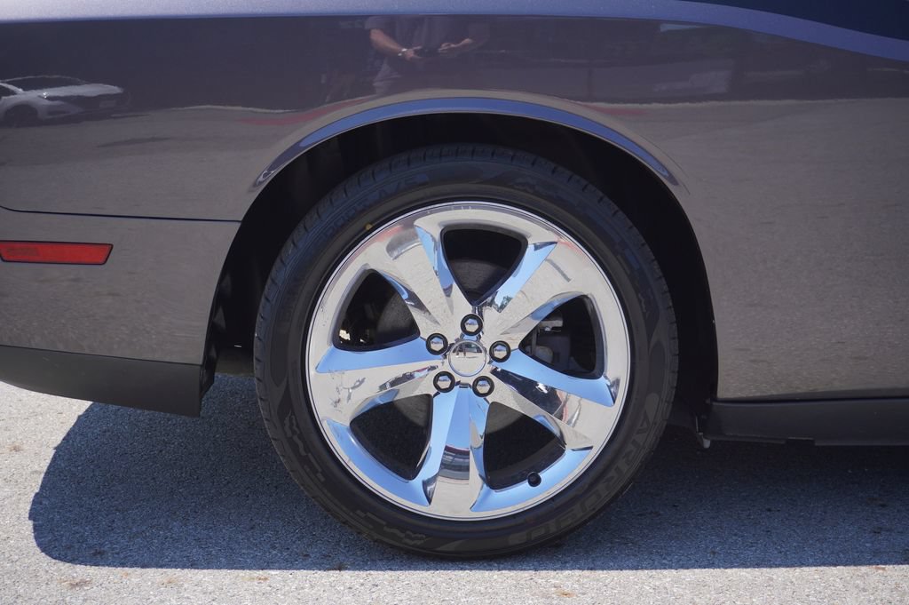 Used 2014 Dodge Challenger R/T Plus RWD image 12