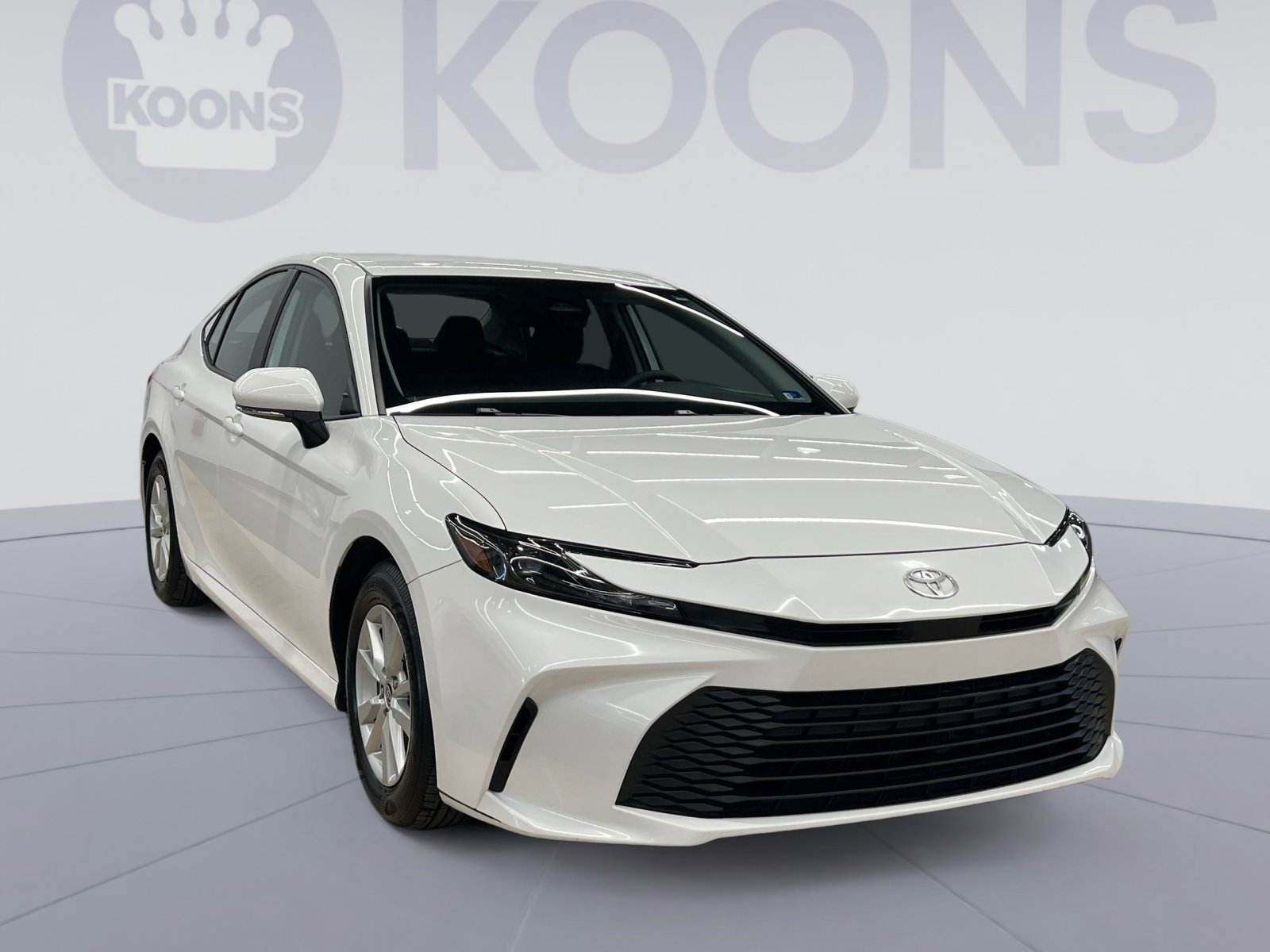 Used 2025 Toyota Camry LE image 8