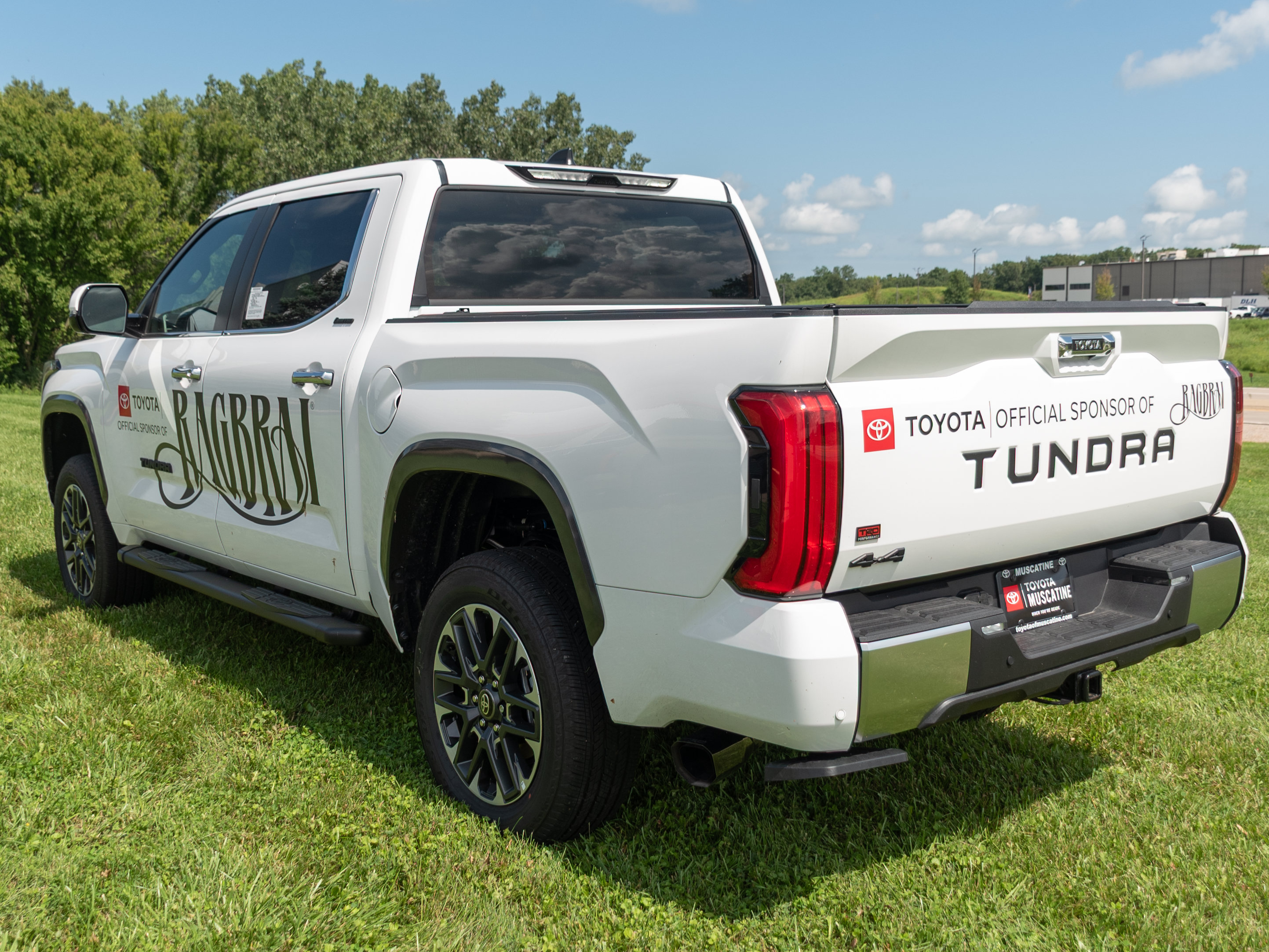 New 2026 Toyota Tundra Limited AWD/4WD image 21