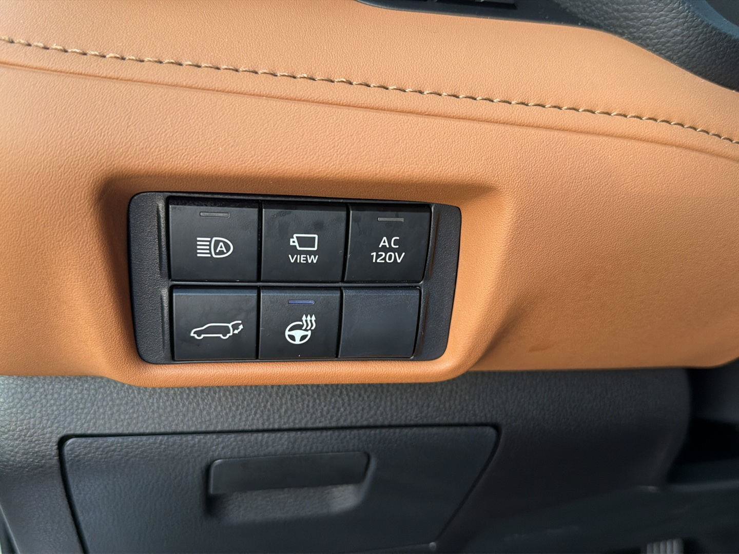 Certified 2024 Toyota Highlander Platinum AWD/4WD image 21