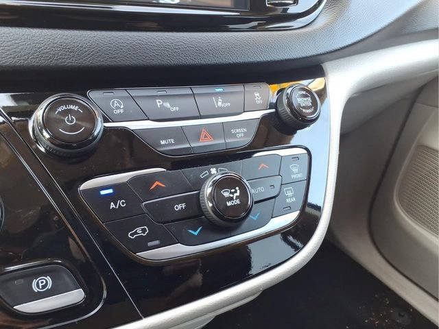 Used 2024 Chrysler Pacifica Touring-L FWD image 20