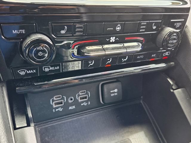 Used 2025 Jeep Grand Cherokee Altitude AWD/4WD image 23