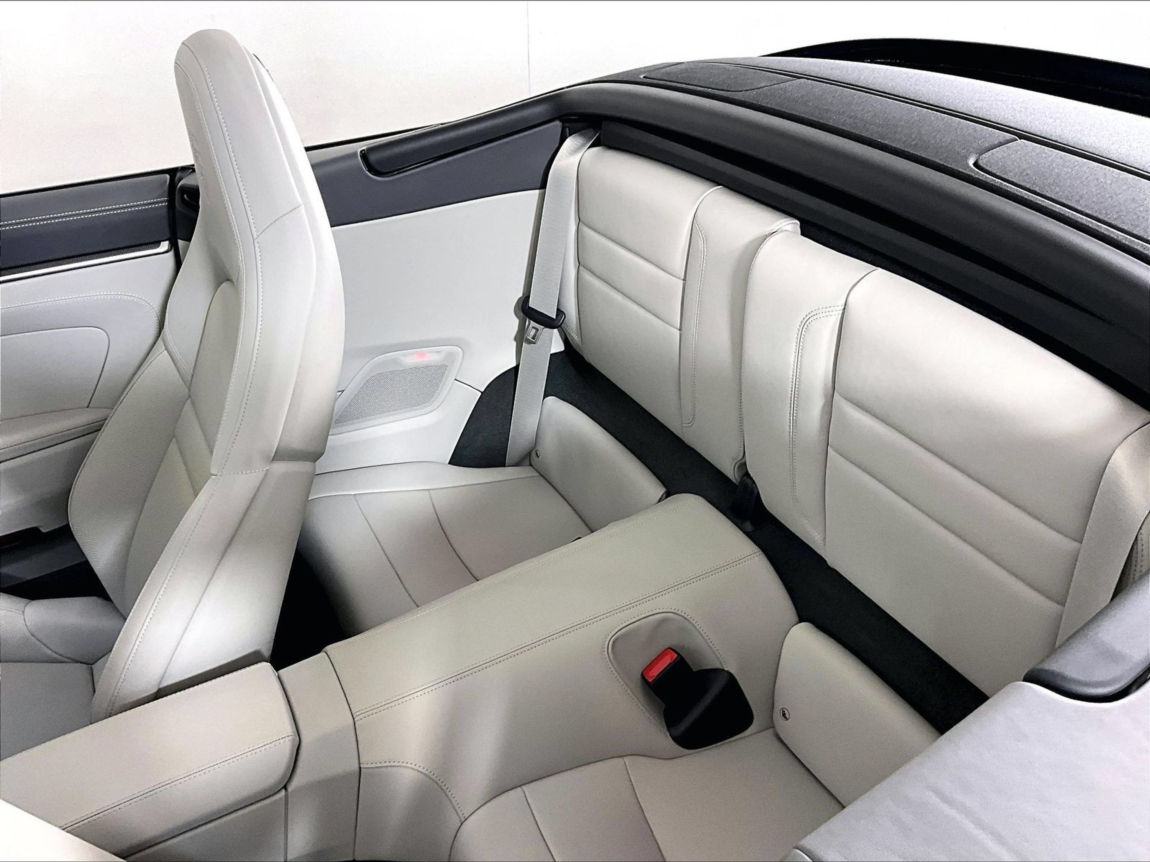 Certified 2022 Porsche 911 Carrera RWD image 20