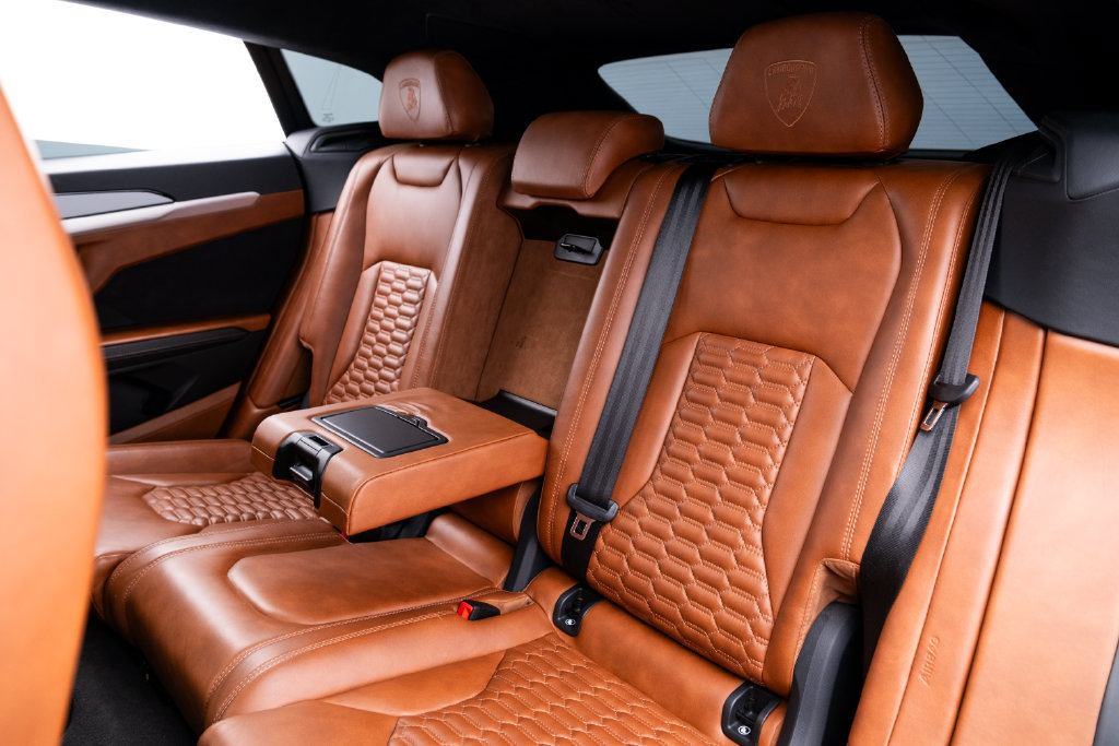 Used 2020 Lamborghini Urus AWD/4WD image 12