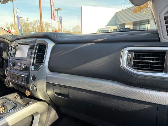 Used 2017 Nissan Titan PRO-4X w/ Pro-4x Convenience Package image 7