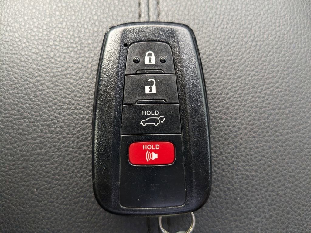 Used 2020 Toyota RAV4 XSE image 33