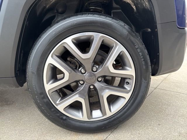 Used 2017 Jeep Renegade Latitude w/ Cold Weather Group image 46