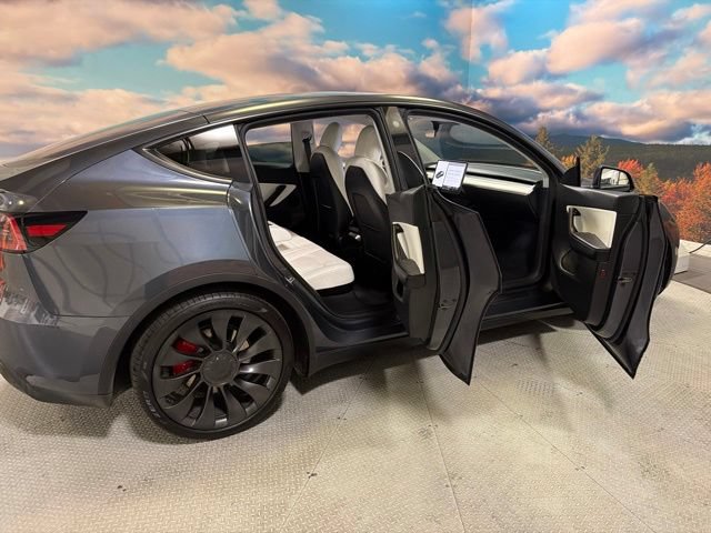 Used 2022 Tesla Model Y Performance AWD/4WD image 42