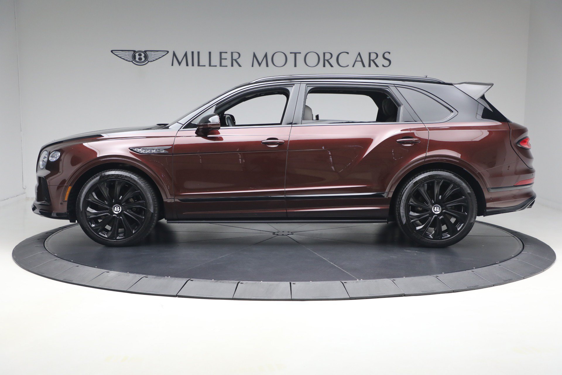 Certified 2024 Bentley Bentayga Extended Wheelbase AWD/4WD image 3