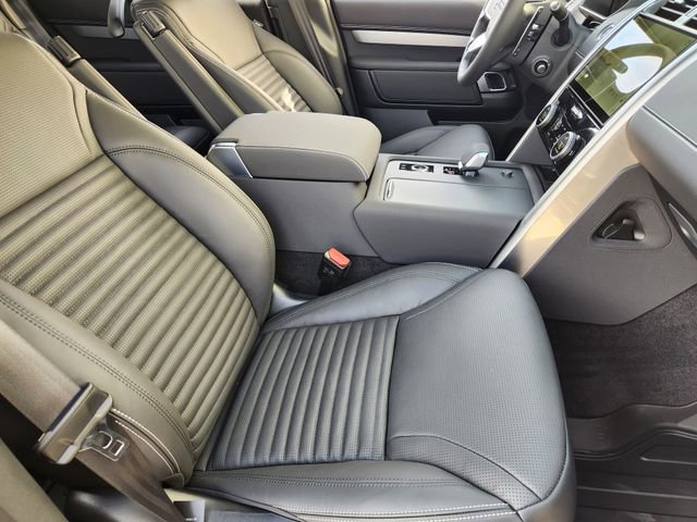 New 2026 Land Rover Discovery Limited Edition image 10