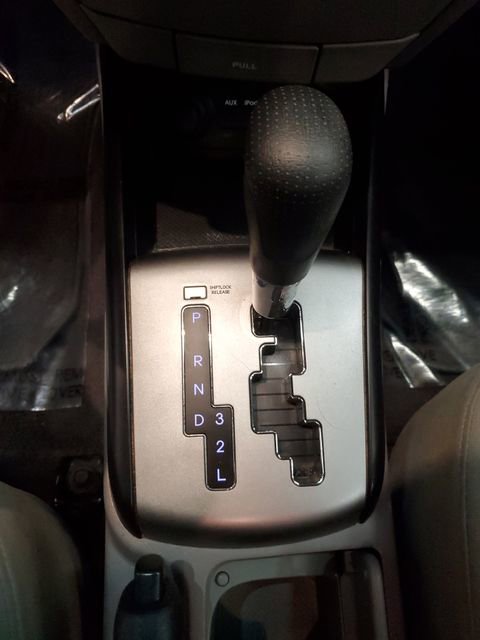 Used 2010 Hyundai Elantra GLS image 25