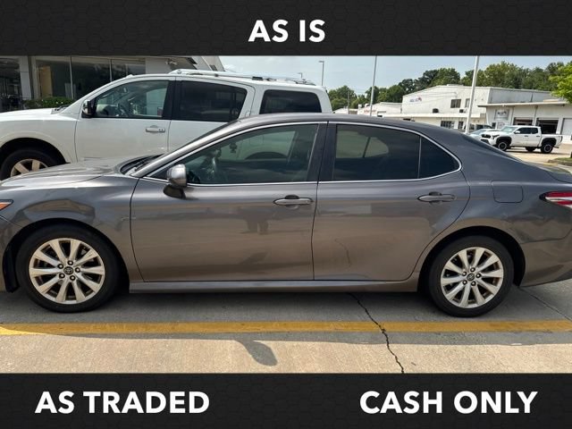 Used 2018 Toyota Camry LE FWD image 2