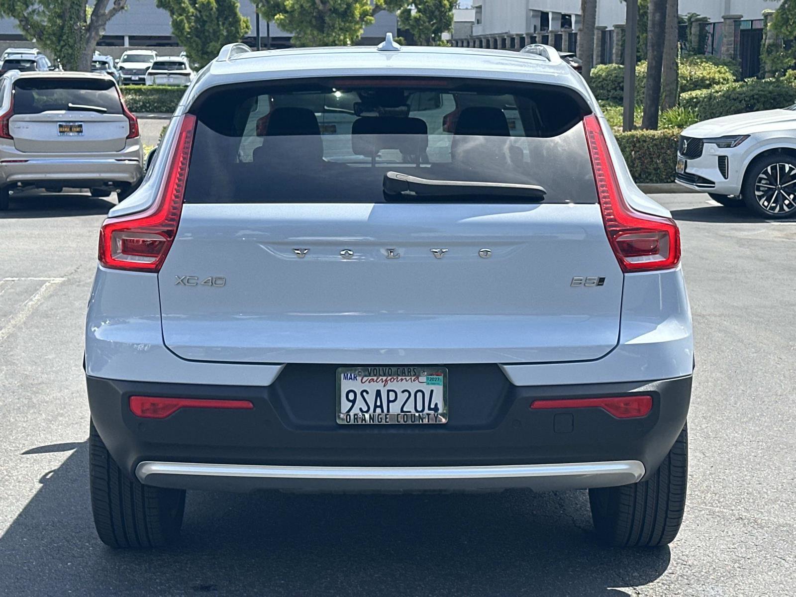 Used 2025 Volvo XC40 B5 Core w/ Climate Package image 5