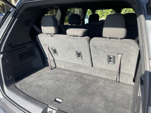 Used 2025 GMC Acadia Elevation image 36