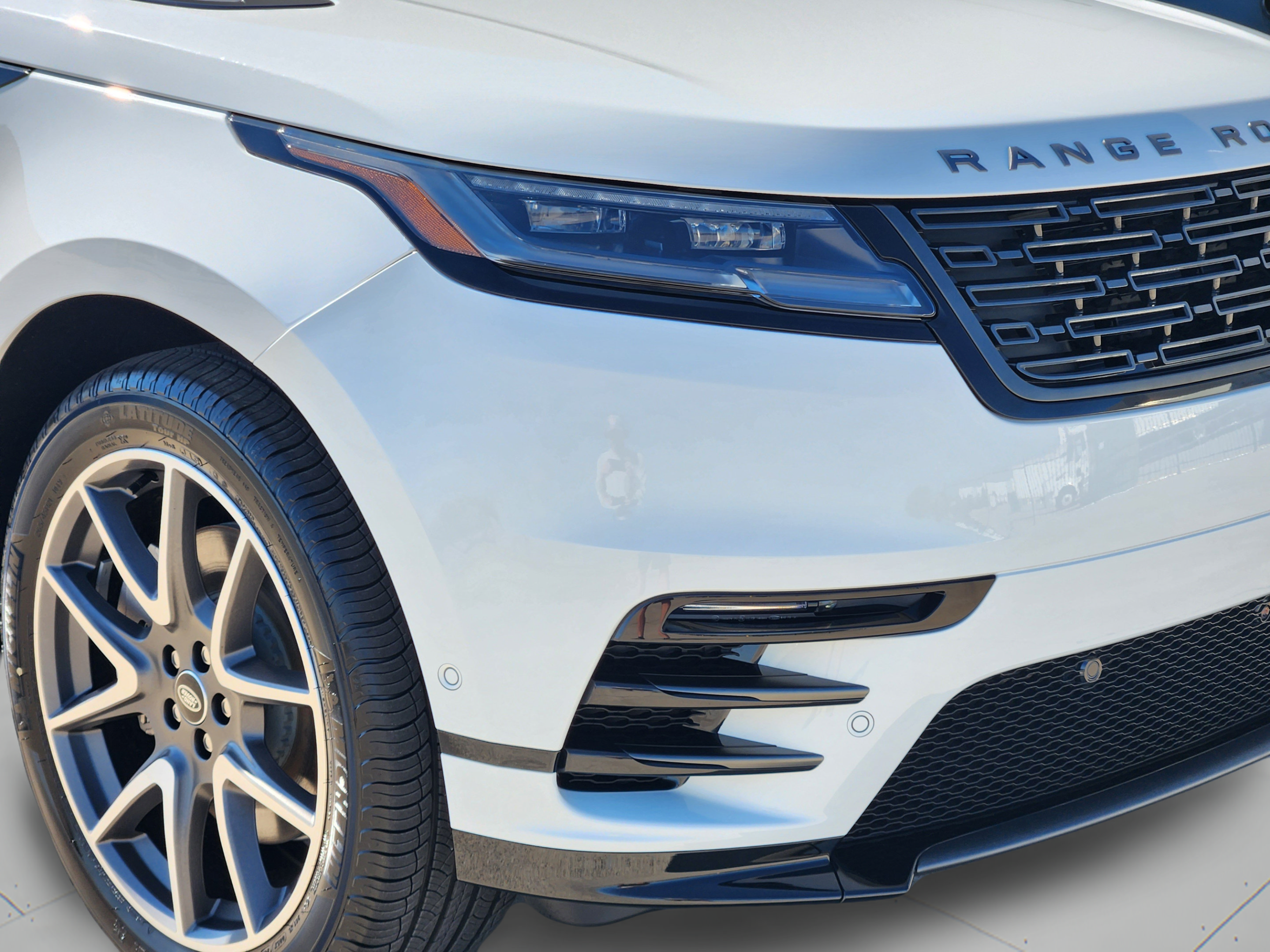 New 2026 Land Rover Range Rover Velar Belgravia AWD/4WD image 31