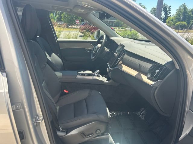 Certified 2025 Volvo XC90 B5 Plus AWD/4WD image 15