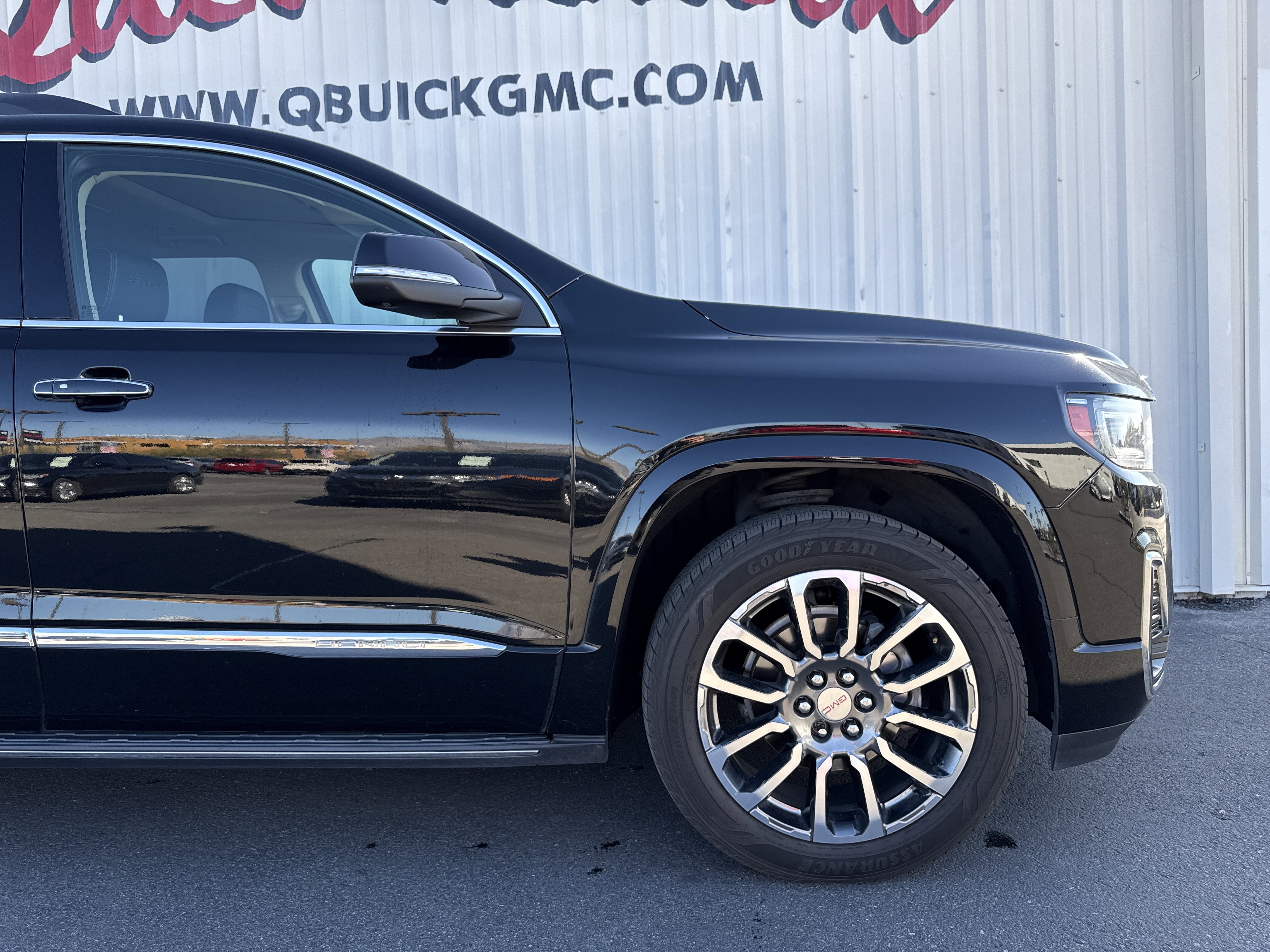 Used 2020 GMC Acadia Denali w/ LPO, 'HIT The Road' Package image 34
