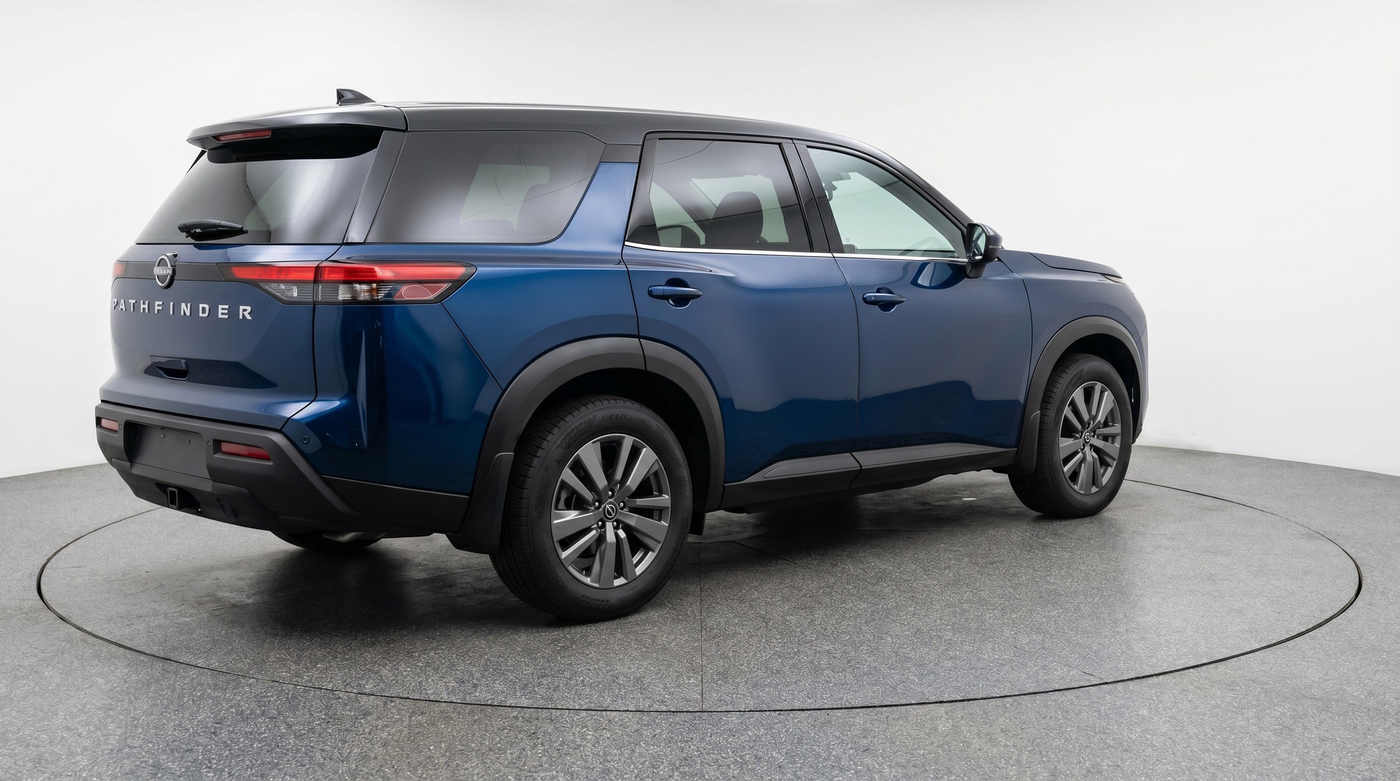 Used 2025 Nissan Pathfinder SV FWD image 9