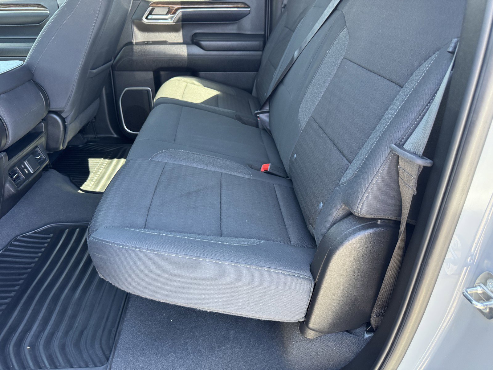 Used 2024 GMC Sierra 1500 SLE image 13