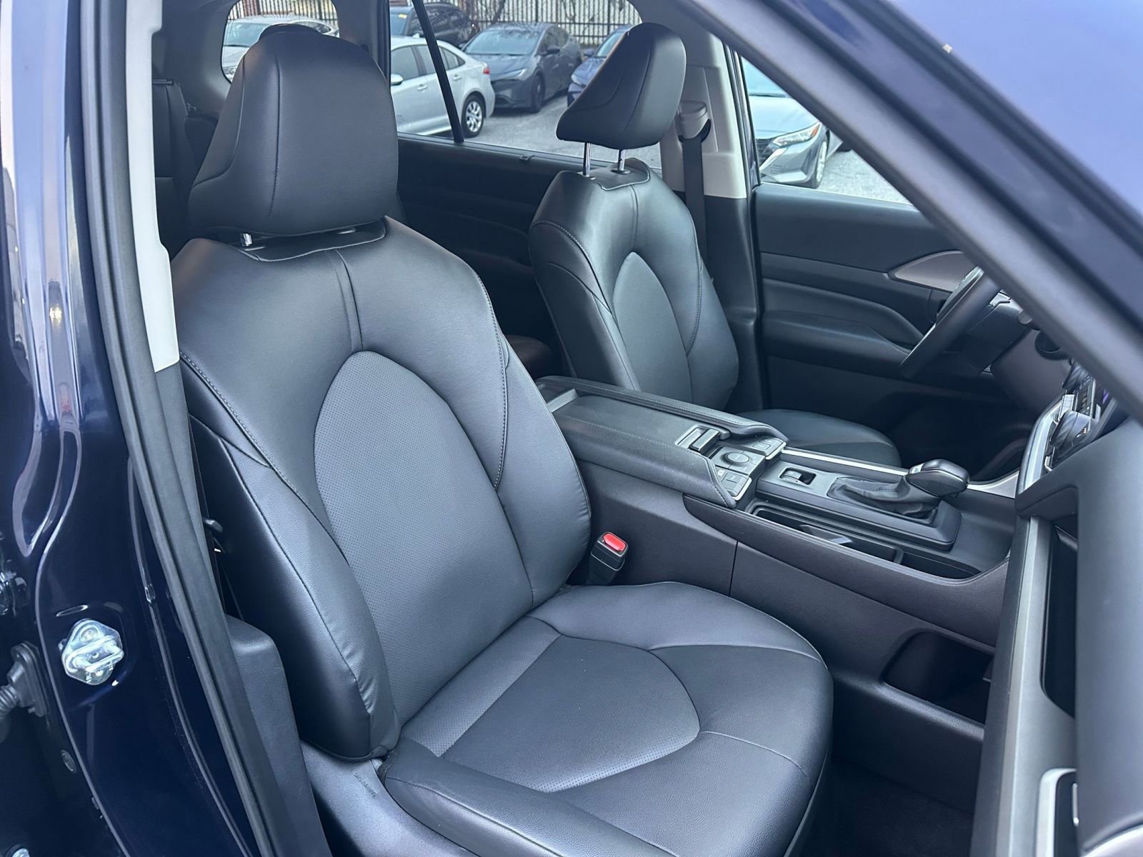 Used 2025 Toyota Grand Highlander XLE image 37