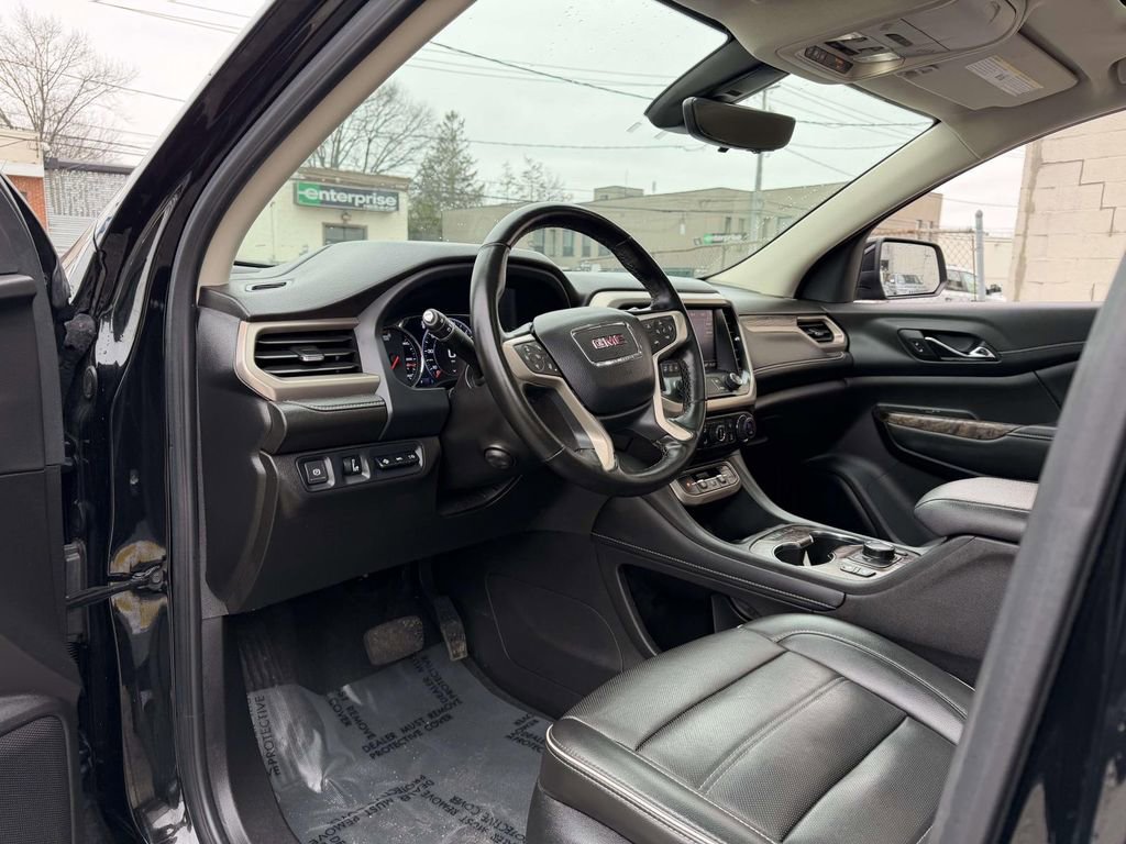 Used 2023 GMC Acadia Denali w/ Black Diamond Edition image 32