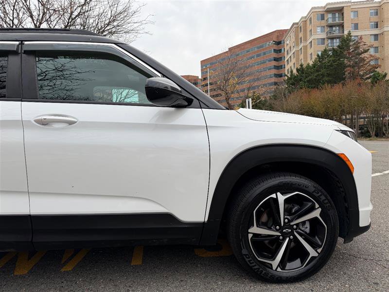 Used 2021 Chevrolet TrailBlazer RS w/ Sun and Liftgate Package image 7