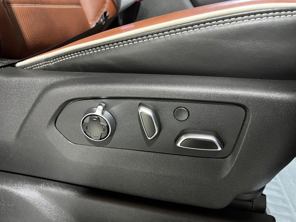 Used 2024 GMC Sierra 3500 Denali Ultimate image 17