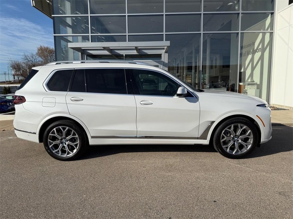 Used 2023 BMW X7 xDrive40i w/ Premium Package image 2