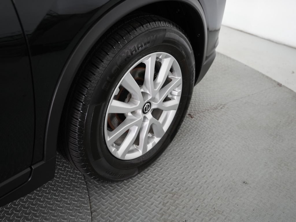 Used 2020 Nissan Rogue SV FWD image 54