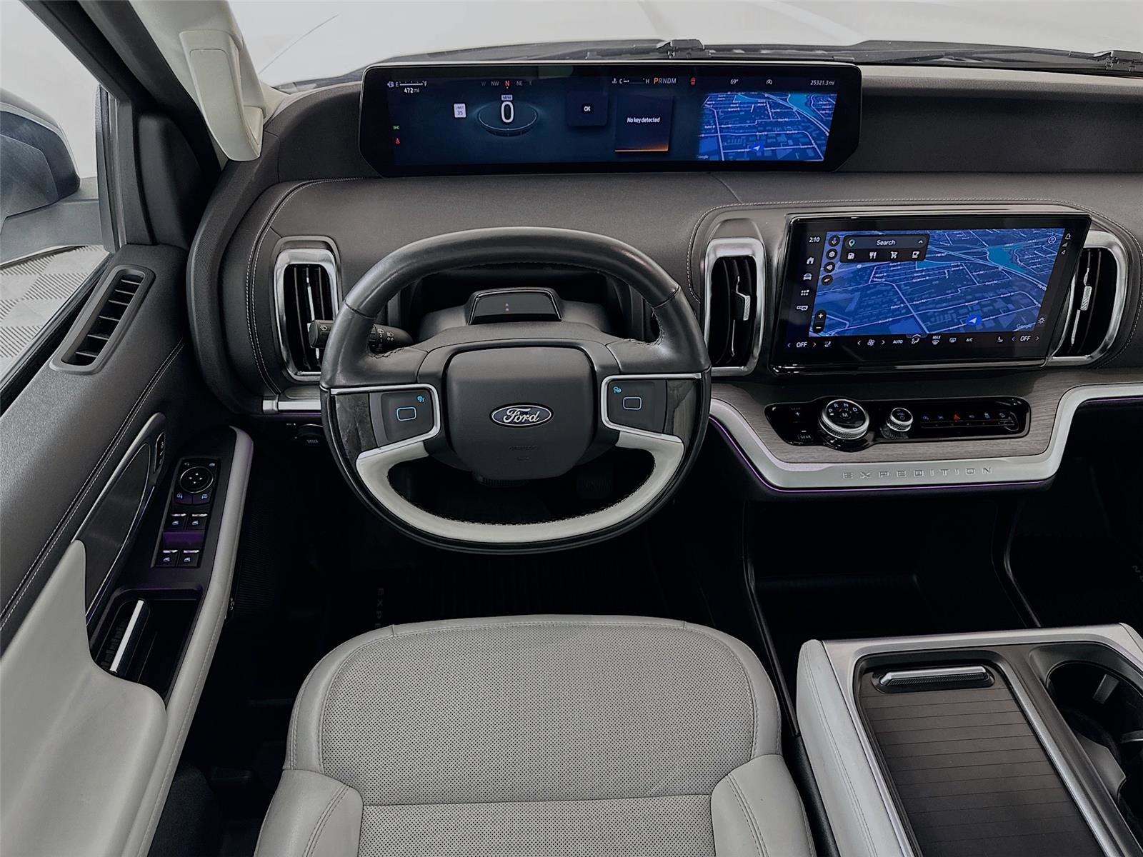 Used 2025 Ford Expedition Max Platinum w/ Driver's Package image 2